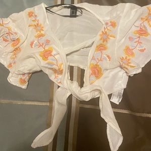 Forever 21 tie crop top with ruffle sleeve